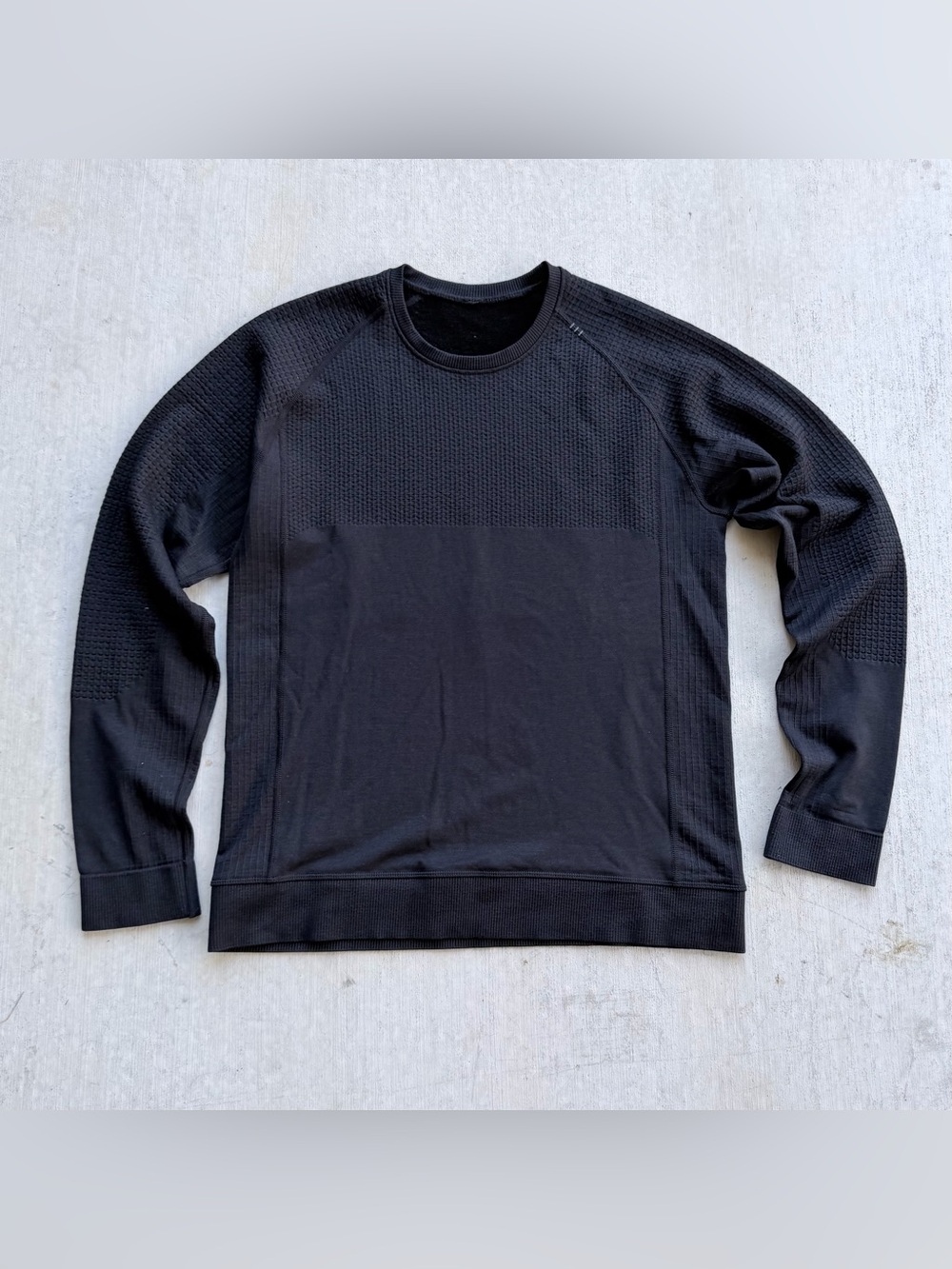 Lululemon Sweatshirt Men's M Black Engineered Warmth Crew Pullover Wool Blend